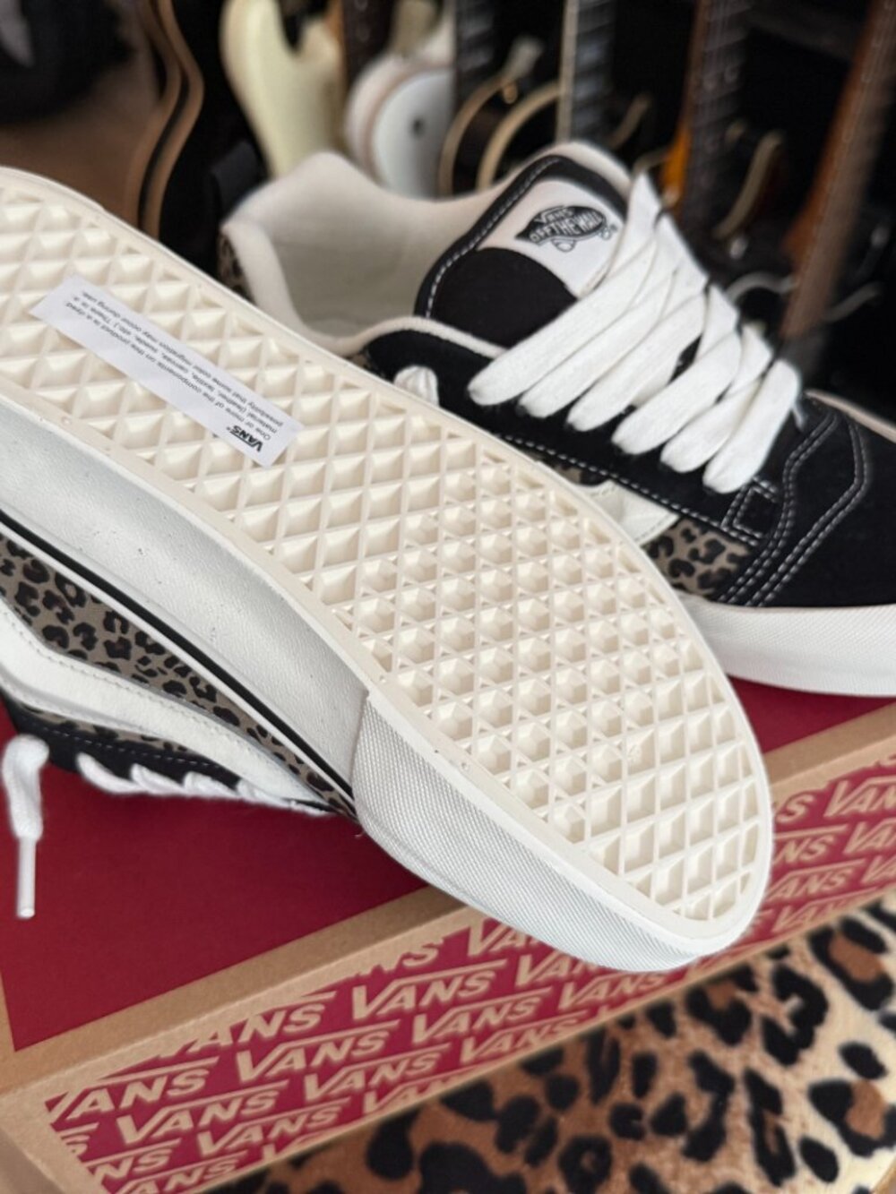 VANS Knu Skool Womens Shoes 8.5 NWOT Leopard - Picture 3 of 4